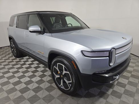 Used 2024 Rivian R1S Adventure AWD/4WD image 7