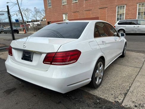Used 2014 Mercedes-Benz E 350 4MATIC Sedan image 9