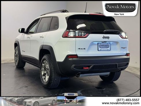 Used 2022 Jeep Cherokee Trailhawk image 5