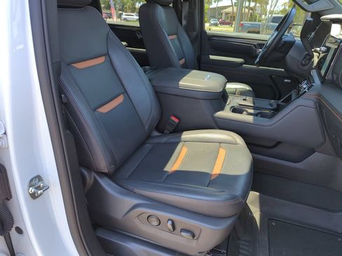 Used 2025 GMC Sierra 2500 AT4 w/ AT4 Premium Plus Package AWD/4WD image 37