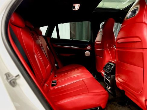 Used 2016 BMW X6 M image 23
