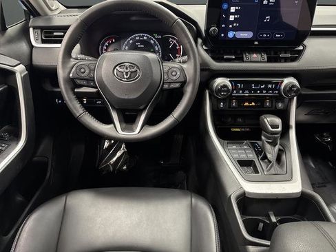Used 2023 Toyota RAV4 XLE Premium image 5