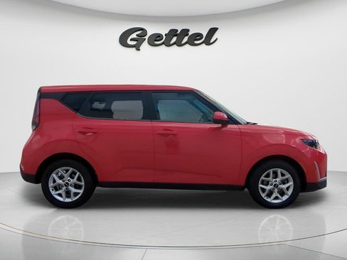 Used 2024 Kia Soul LX w/ Option Group 015 FWD image 4