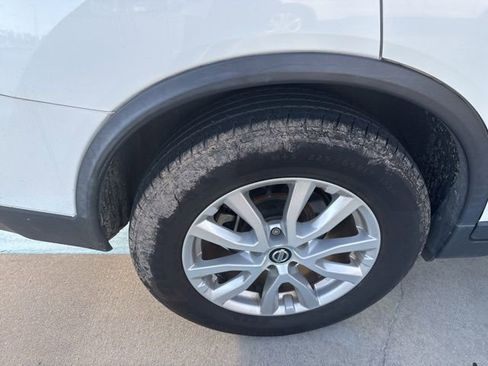 Used 2017 Nissan Rogue SV image 29