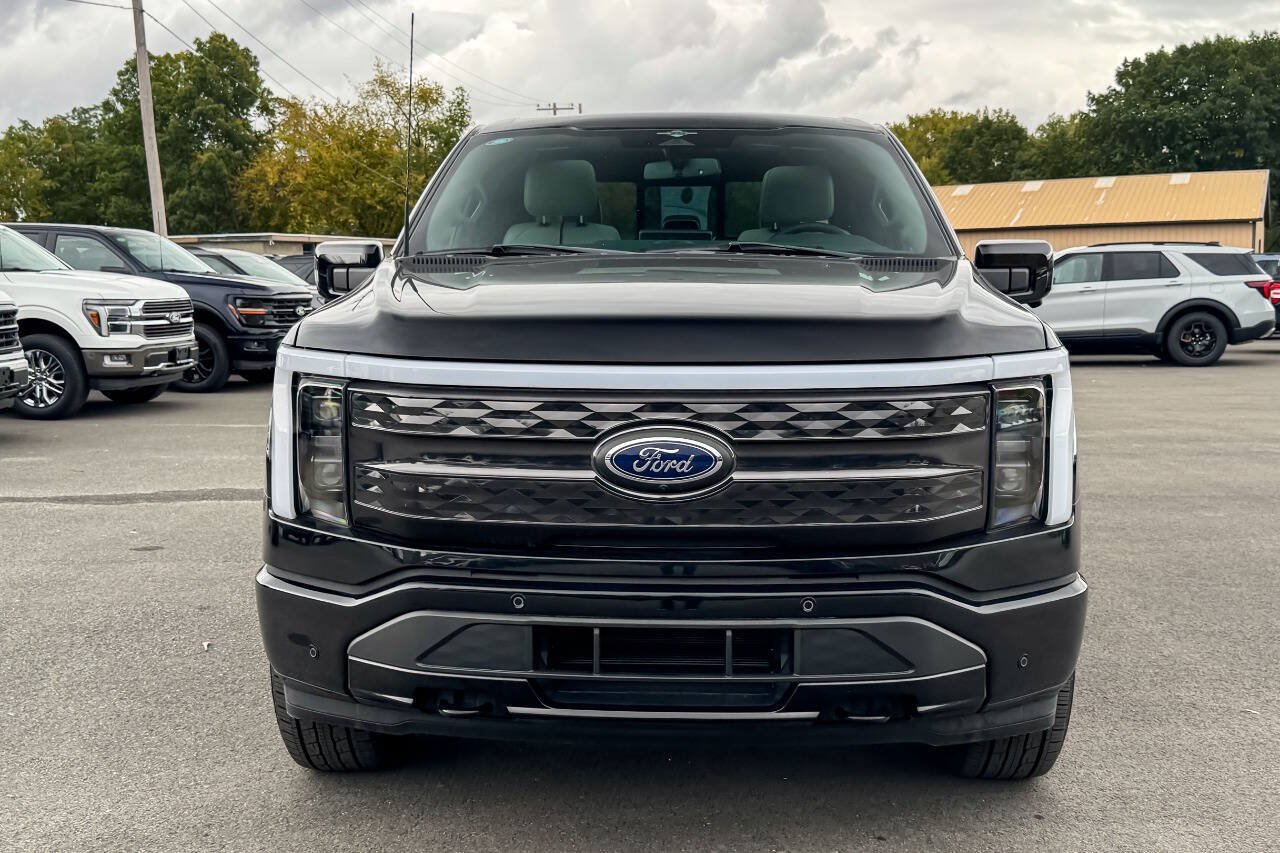 Used 2023 Ford F150 Lightning Platinum AWD/4WD image 8