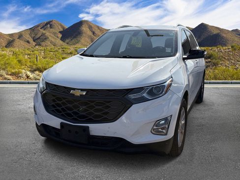 Used 2018 Chevrolet Equinox LT w/ Sun & Infotainment Package FWD image 2