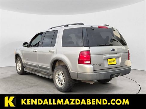 Used 2002 Ford Explorer XLT image 3