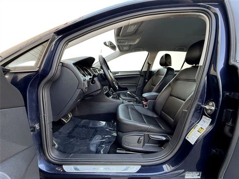 Used 2017 Volkswagen Golf Alltrack S image 29