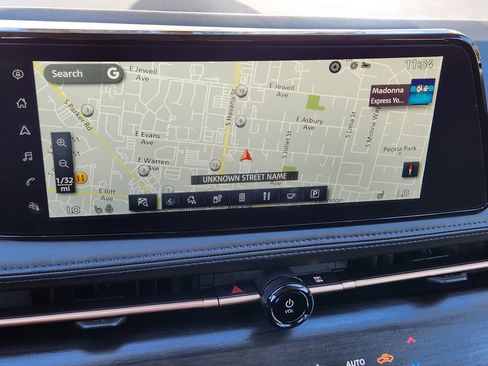 Used 2024 Nissan Ariya AWD image 15