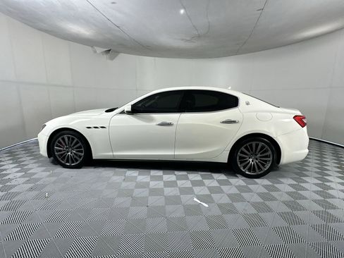 Used 2018 Maserati Ghibli RWD image 2
