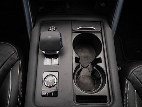 Used 2023 Land Rover Discovery S R-Dynamic image 40