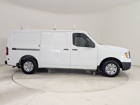 Used 2018 Nissan NV 2500 SV image 7