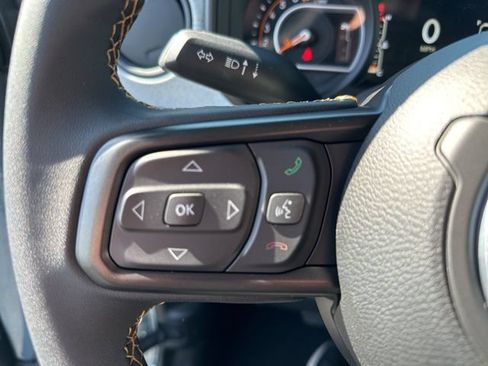 Used 2024 Jeep Gladiator Sport AWD/4WD image 12