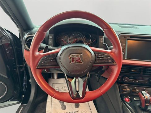 Used 2024 Nissan GT-R Premium w/ Premium Interior Package image 19