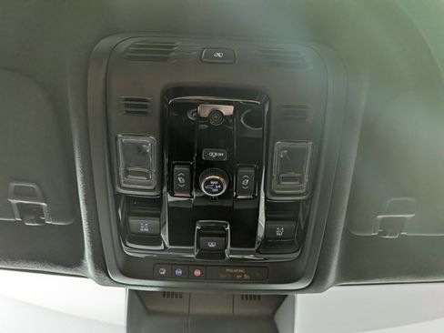 Certified 2025 Cadillac Escalade V w/ LPO, ONYX Package image 30