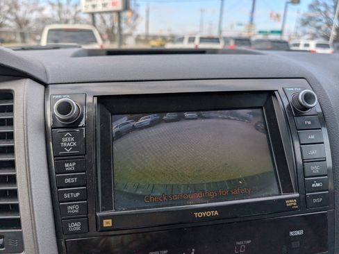 Used 2011 Toyota Sequoia Platinum image 16