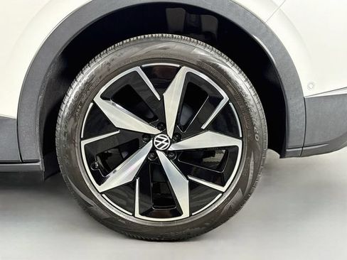 Certified 2023 Volkswagen ID.4 Pro S AWD/4WD image 35