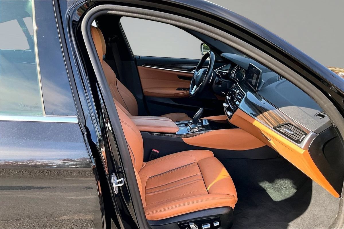 Used 2019 BMW 530i xDrive AWD/4WD image 14