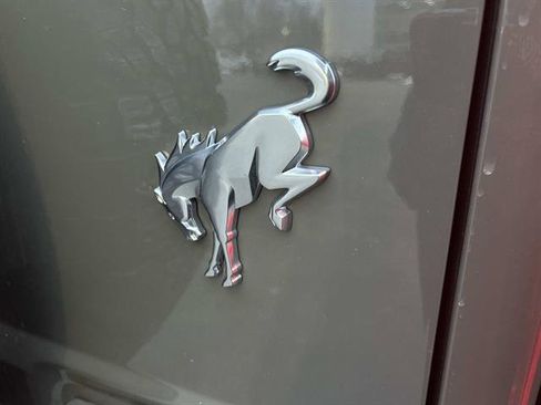 Used 2025 Ford Bronco Badlands image 15