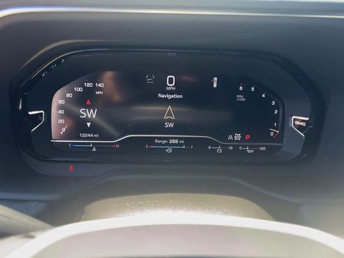 Used 2024 GMC Yukon XL Denali AWD/4WD image 13