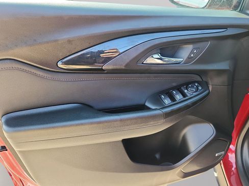 Used 2021 Chevrolet TrailBlazer RS w/ Technology Package image 12