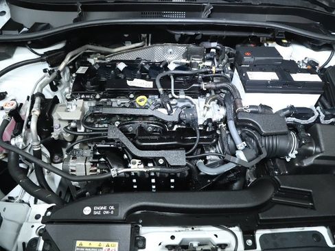 Used 2024 Toyota Corolla Cross LE FWD image 33