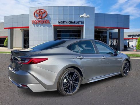 Used 2025 Toyota Camry XSE FWD image 8