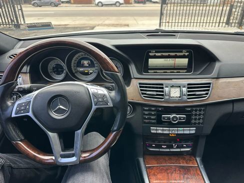 Used 2014 Mercedes-Benz E 350 4MATIC Sedan image 12