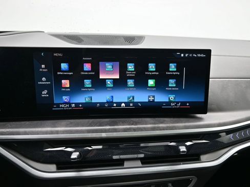 Used 2024 BMW X7 xDrive40i w/ M Sport Package image 18