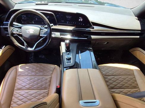 Used 2023 Cadillac Escalade Premium Luxury AWD/4WD image 18