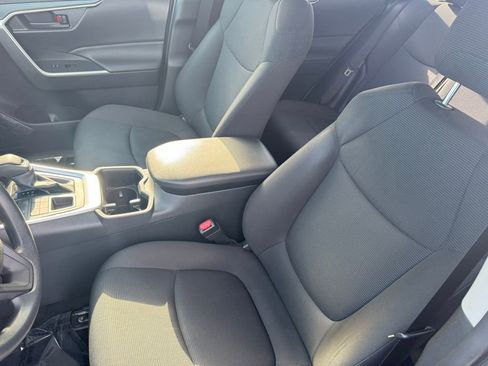 Certified 2023 Toyota RAV4 LE AWD/4WD image 6