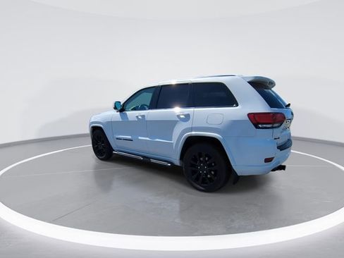 Used 2018 Jeep Grand Cherokee Altitude image 6