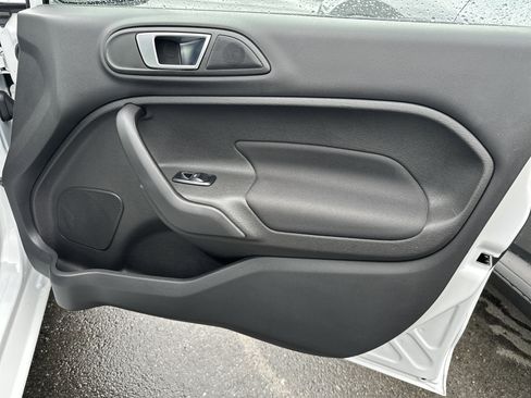 Used 2016 Ford Fiesta SE w/ Cold Weather Package FWD image 28