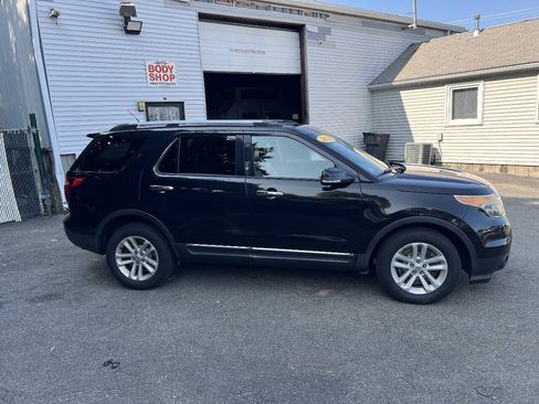 Used 2014 Ford Explorer XLT w/ Equipment Group 202A AWD/4WD image 7