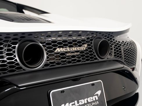 New 2025 McLaren Artura image 39