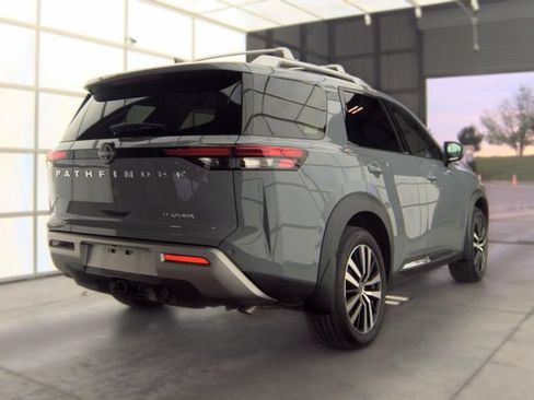 Certified 2025 Nissan Pathfinder Platinum w/ Cargo Package FWD image 10