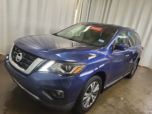 Used 2019 Nissan Pathfinder SL image 1