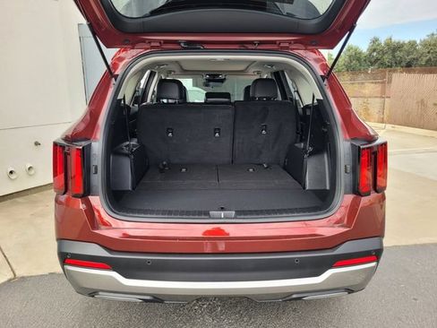 Certified 2025 Kia Sorento S w/ Panoramic Sunroof Package FWD image 28