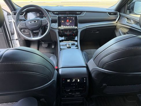 Used 2023 Jeep Grand Cherokee L Laredo AWD/4WD image 19