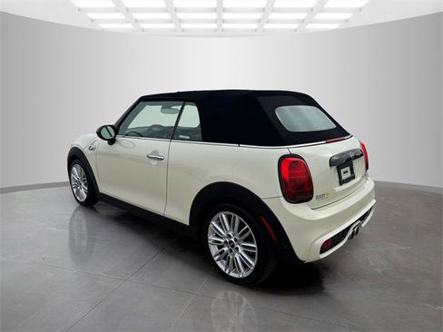 Used 2019 MINI Cooper S w/ Premium Package image 6