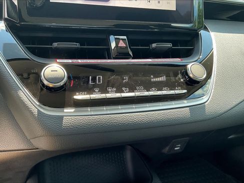 Used 2026 Toyota Corolla LE FWD image 33