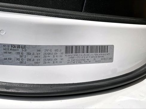 Used 2018 Chrysler Pacifica Touring-L Plus w/ Advanced Safetytec Group image 33