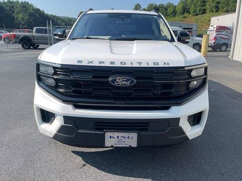 Certified 2025 Ford Expedition Active AWD/4WD image 3