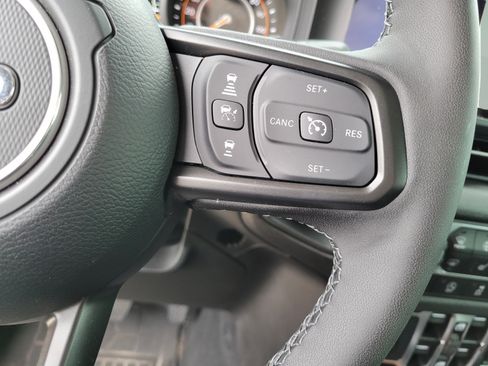 Used 2025 Jeep Wrangler Unlimited Sport AWD/4WD image 24