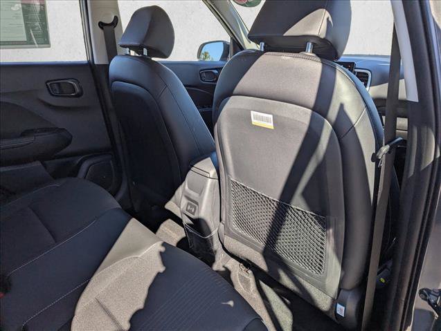 Certified 2025 Hyundai Venue Limited FWD image 29
