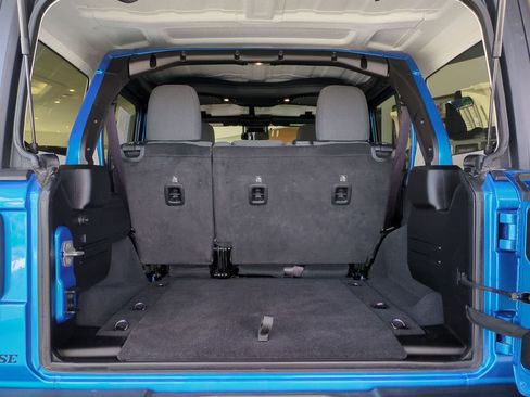 Used 2025 Jeep Wrangler Unlimited Rubicon image 21