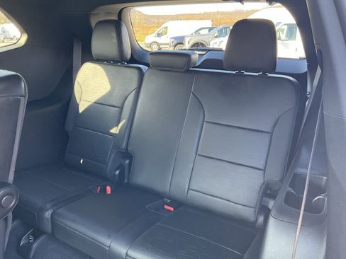 Used 2025 Buick Enclave Sport Touring w/ Power Package image 18