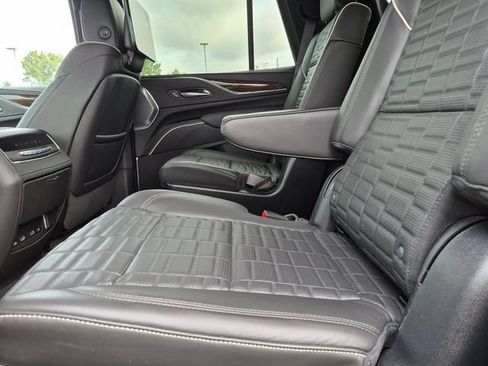 Used 2023 Cadillac Escalade Sport Platinum w/ LPO, ONYX Package AWD/4WD image 27