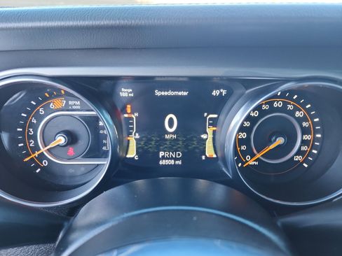 Used 2020 Jeep Wrangler Unlimited Sahara image 11