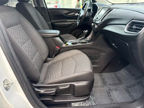 Used 2018 Chevrolet Equinox LT AWD/4WD image 12